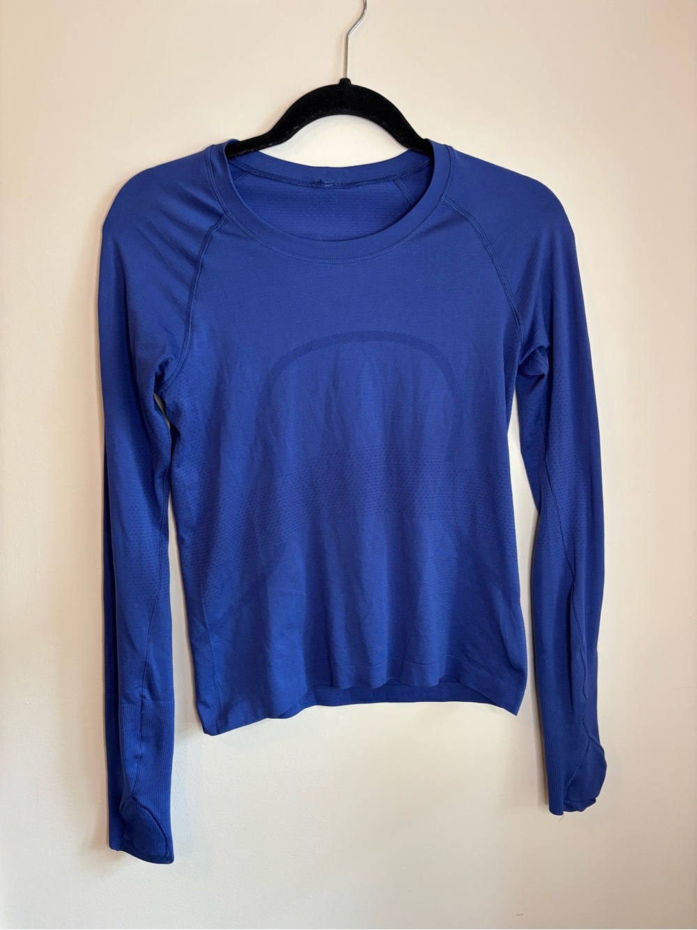 lululemon athletica Women's Long Sleeve Athletic Top in Royal Blue